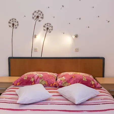 In 15042 Apartman