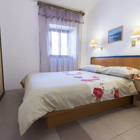 In 15042 Apartman *