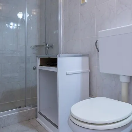 Apartman In 15042