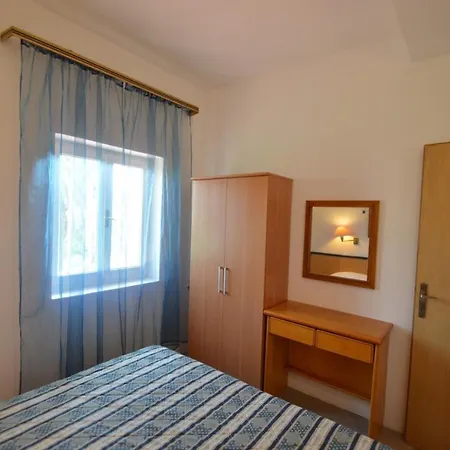 In 15042 * Mali Lošinj