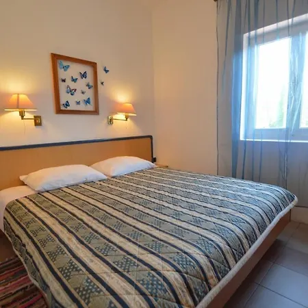 In 15042 Apartman *