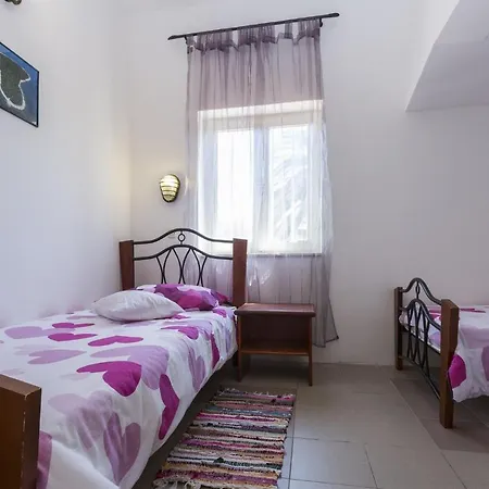 Appartement In 15042